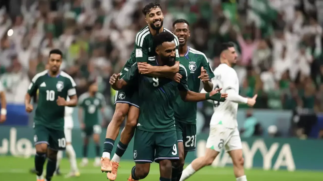 الأخضر السعودي يتوج بالتأهل إلى نصف نهائي كأس آسيا ويشعل حماسة الجماهير العربية